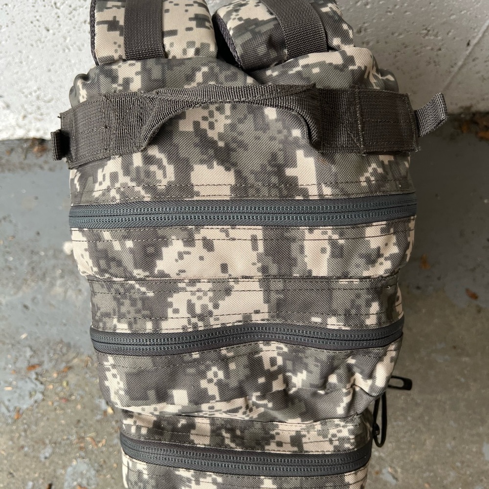Camouflage Tactical Medical Backpack - Picture 5 of 7